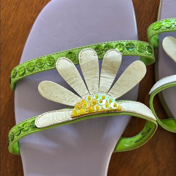 Women's  Sandals with white daisy sz 8 perfect condition by Michael Simon - Picture 2 of 5